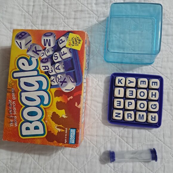Parker Brothers "Boggle" The 3-Minute Word Search Game for Ages 8+ 1999 - Picture 2 of 11